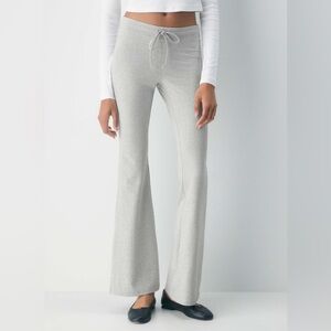 🆕 NWT ARITZIA HOMESTRETCH SMOOTH FLARE PANTE